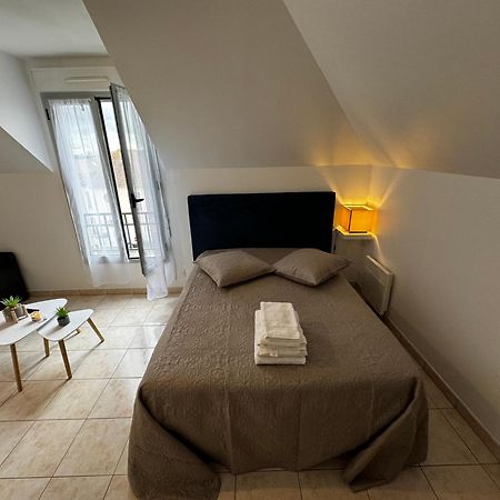 Le Studio Du 72 Apartman Bussy-Saint-Georges Kültér fotó