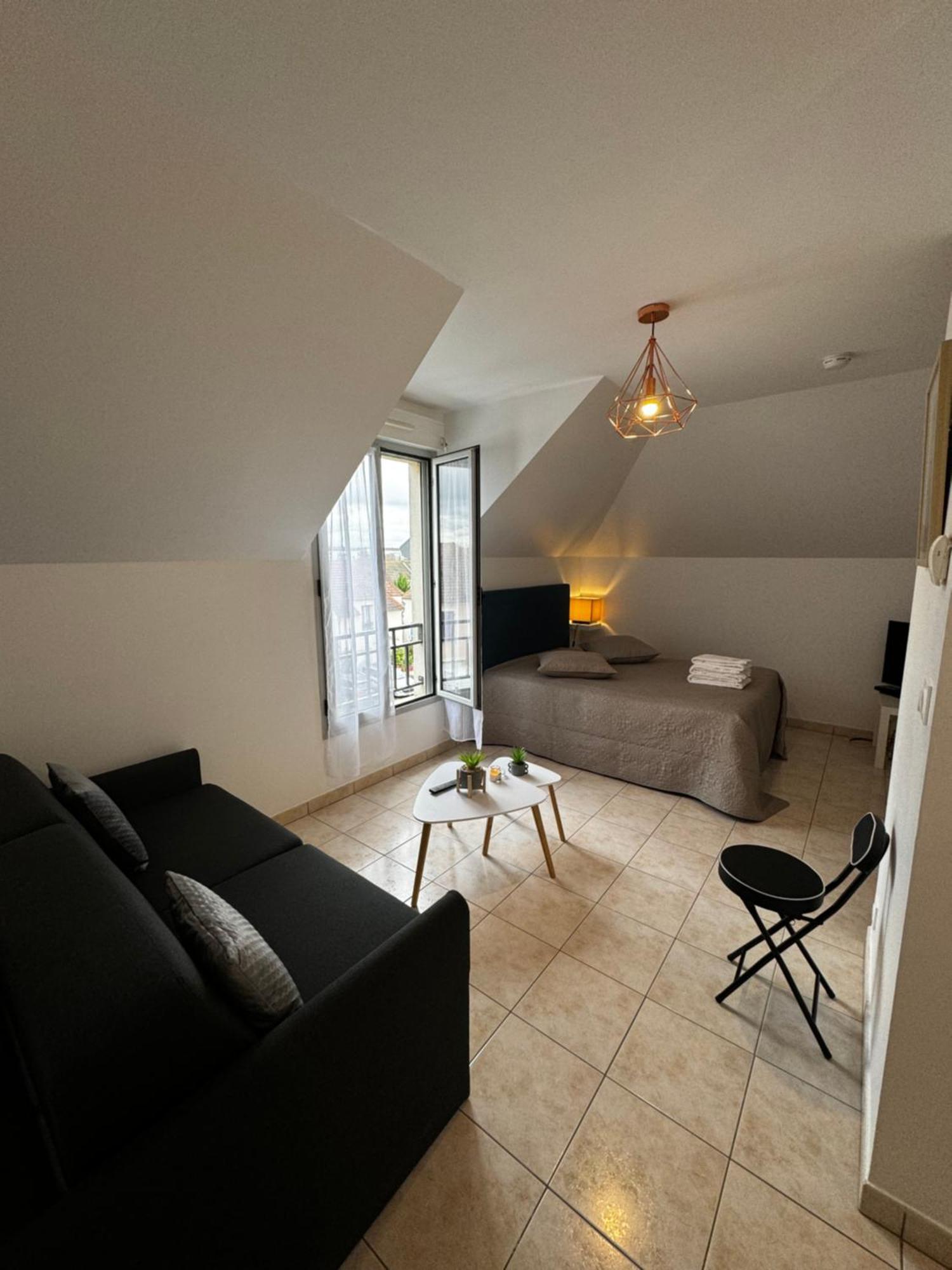Le Studio Du 72 Apartman Bussy-Saint-Georges Kültér fotó